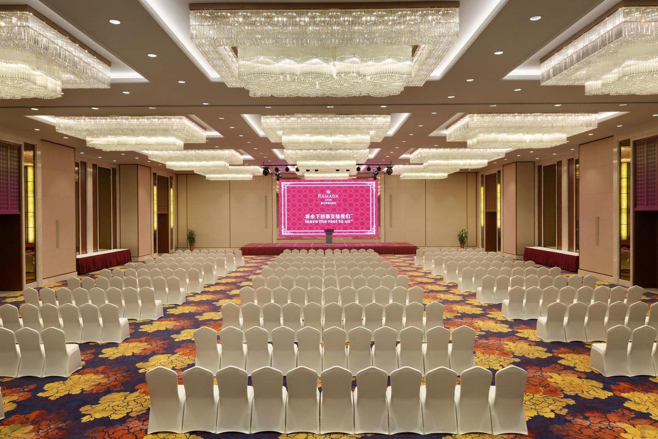 Hotel Ramada Jiaxing Esterno foto