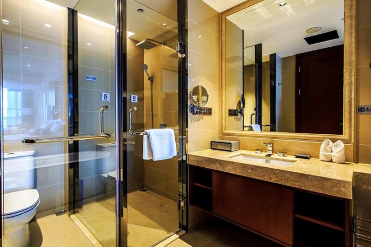 Hotel Ramada Jiaxing Esterno foto