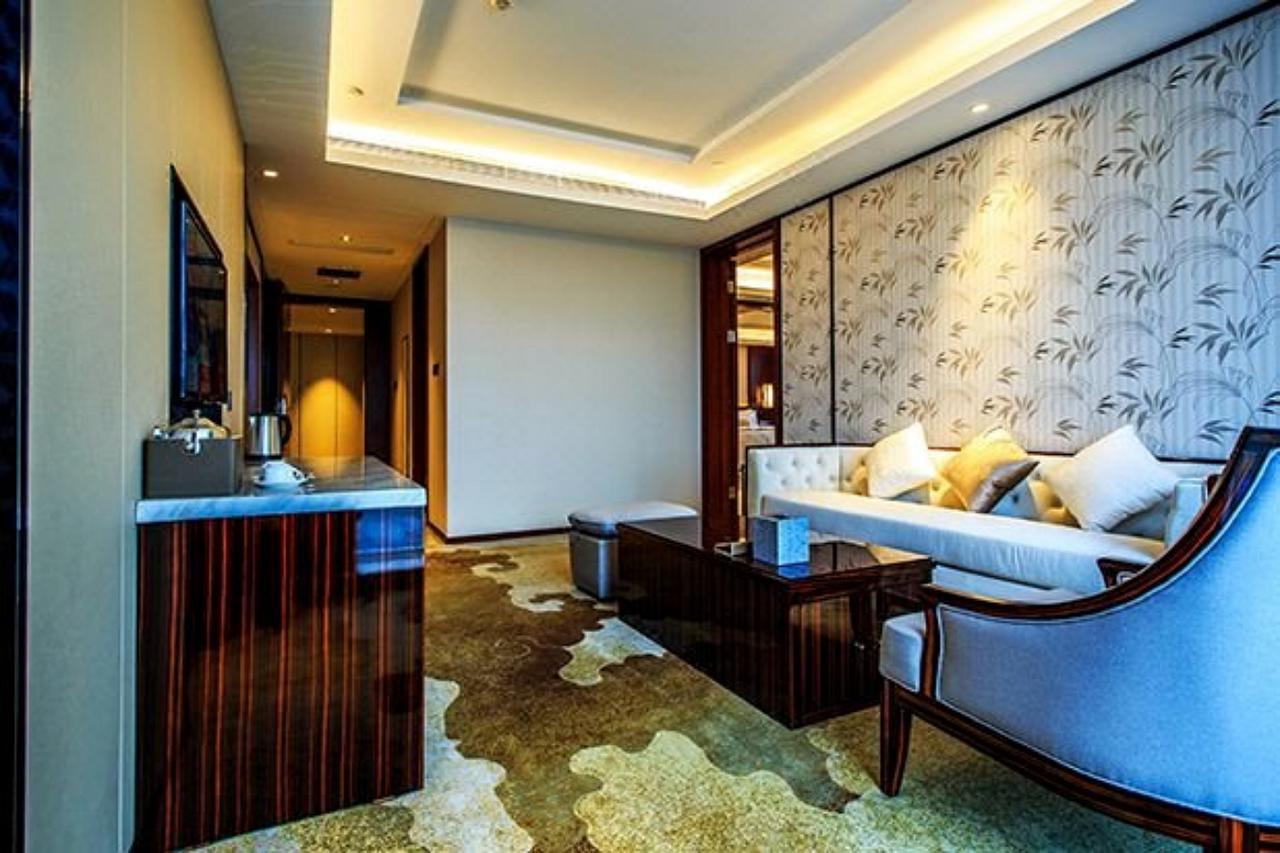 Hotel Ramada Jiaxing Esterno foto